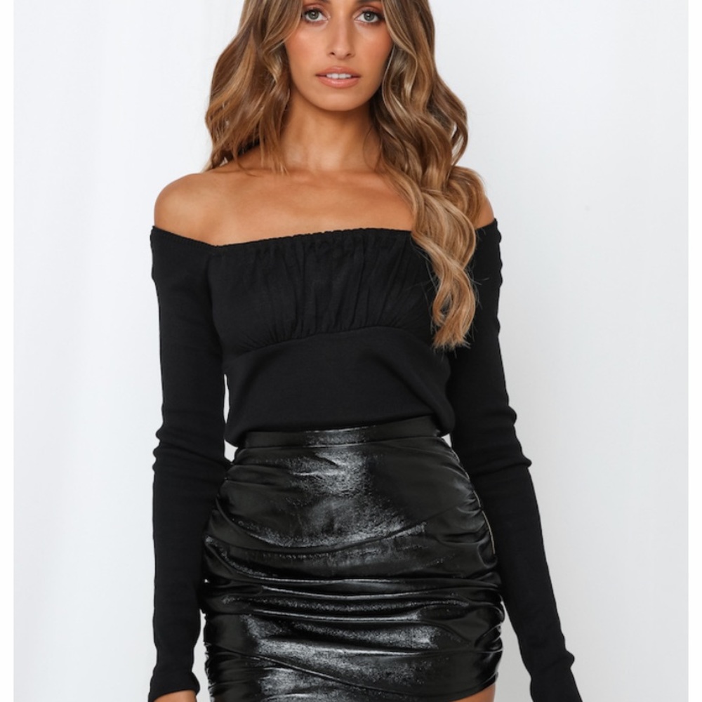 HELLO MOLLY SUNDAY KNIT OFF THE SHOULDER TOP